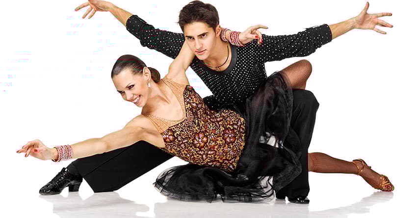 DANSIN ATEŞİ SALSA GECELERİ İLE TUTUŞUYOR!