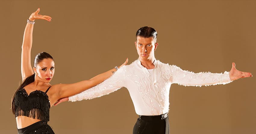 SALSA YAPAN KADINLAR