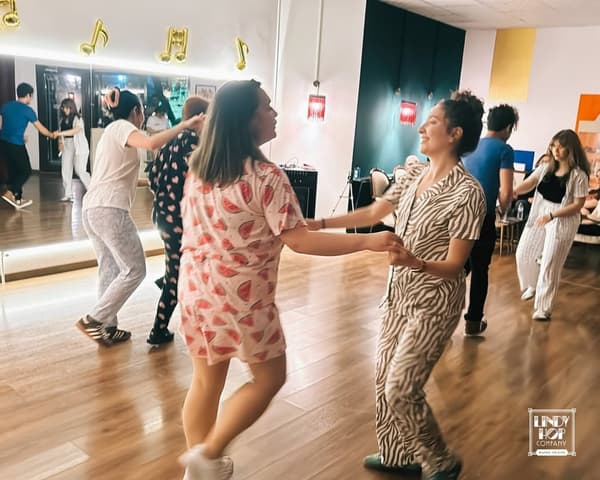 Lindy Hop Company  - 7. Fotoğraf